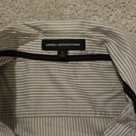 Express button up - Picture 2 of 4